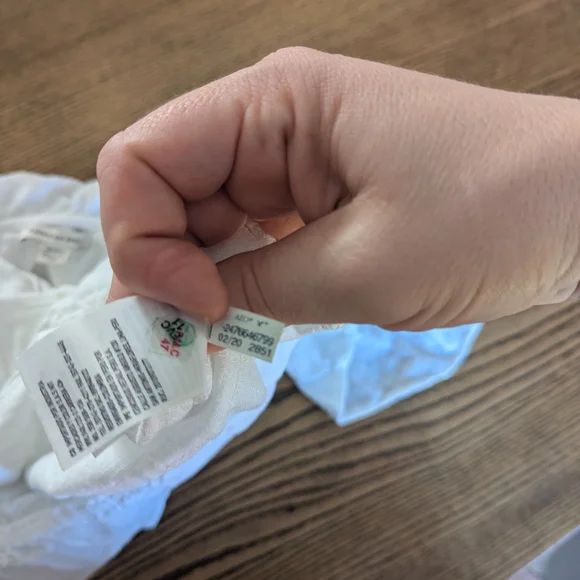 EUC American Eagle AEO Womens medium white one shoulder cropped ruffle blouse - Picture 8 of 9